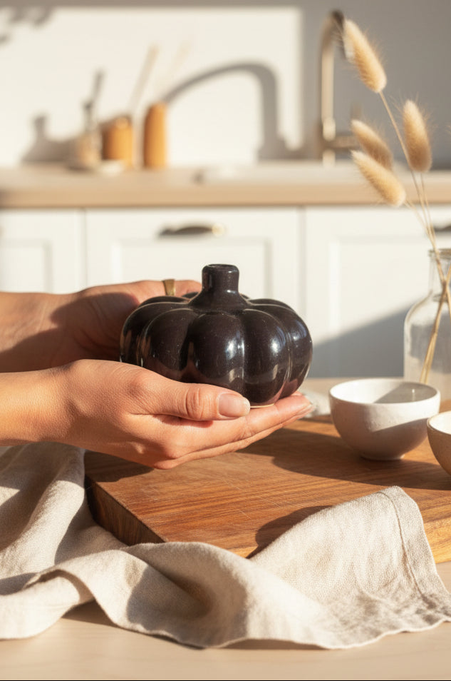 Product Name: Midnight Pumpkin Ceramic Vase
(Set of 1)