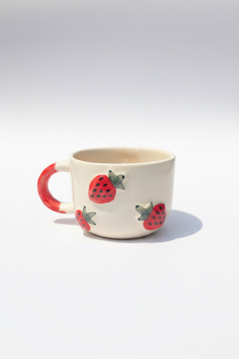 My Crockery Shop Strawberry  Surprise mug